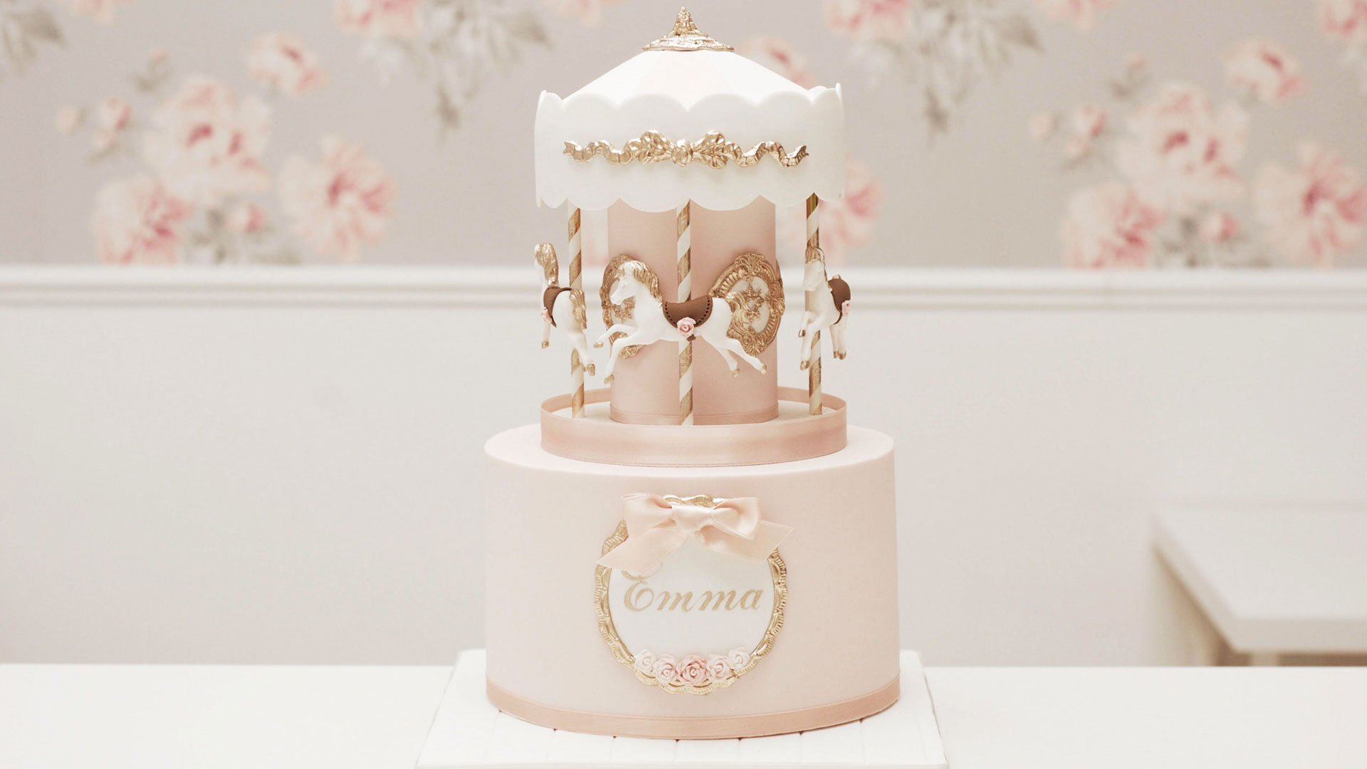Merry-go-round cake course